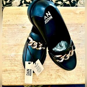 Madden NYC women shoes sz 9 NWT. Never worn.